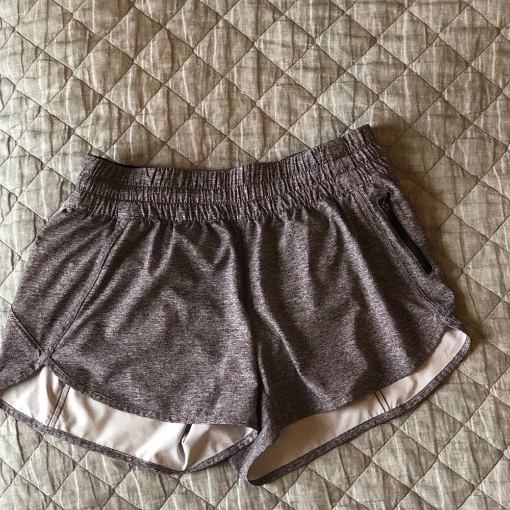 Lululemon tracker short 4”